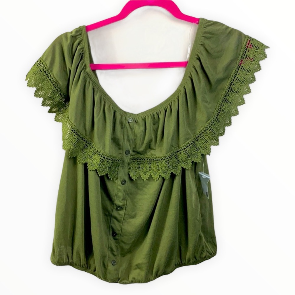 NWOTOff Shoulder Blouse